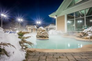 benefits of keeping swimming pool open year round during the fall and winter